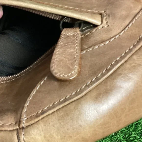 Frye Melissa Scooped Crossbody Hobo Bag Light Tan